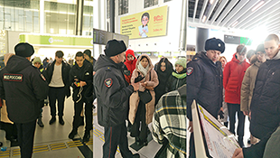 Школьники г. Оби познакомились с работой транспортной полиции в новосибирском аэропорту Толмачево