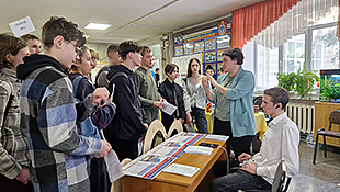 Около 500 новосибирских школьников посетили ярмарку учебных мест в Академгородке